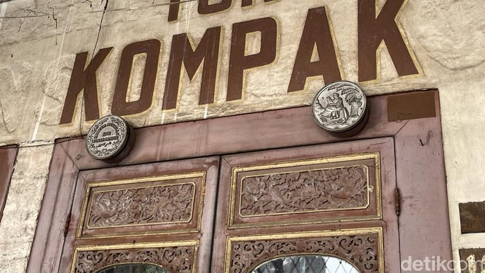 Toko Kompak di Pasar Baru, Jakarta Pusat