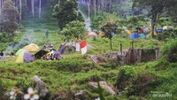 Menikmati alam di Camping Ground Baru Beureum.