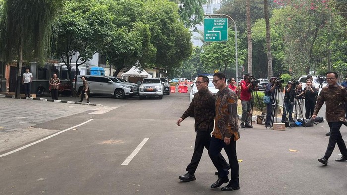 Wakil Menteri BUMN Kartika Wirjoatmodjo dan Direktur Utama InJourney Dony Oskaria