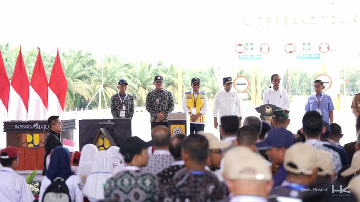 2 ruas tol Trans Sumatera yang diresmikan Presiden Joko Widodo 2 ruas tol Trans Sumatera yang diresmikan Presiden Joko Widodo