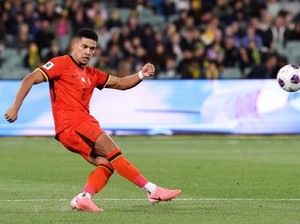 Bek Naturalisasi China Jebolan Premier League yang Redam Indonesia