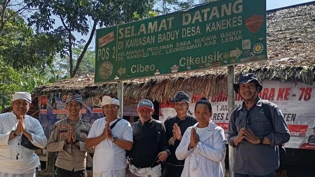 Aipda Ferry Alamsyah Bersama Warga Suku Baduy