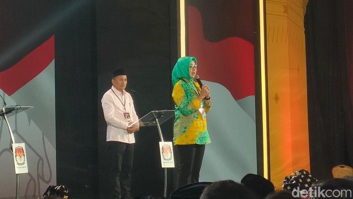 Airin Rachmi Diany-Ade Mulyadi (Dwi/detikcom).