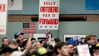 Maraknya unjuk rasa dan aksi mogok menjerumuskan Boeing ke dalam krisis keuangan yang lebih dalam. Ratusan pekerja yang mogok memadati aula utama Boeing di Seattle, Amerika Serikat (AS).  