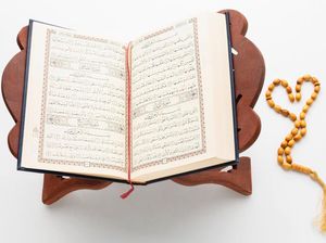 Surat Al-Baqarah Ayat 165: Arab, Latin, Arti dan Tafsirnya