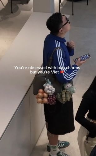 bag charm unik pakai makanan