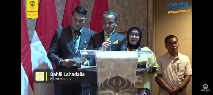 Menteri Energi dan Sumber Daya Mineral Bahlil Lahadalia melangsungkan Sidang Promosi Terbuka Doktoral Bidang Kajian Stratejik dan Global di UI.