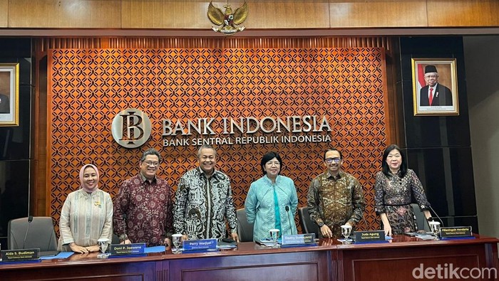 Dewan Gubernur Bank Indonesia (BI)