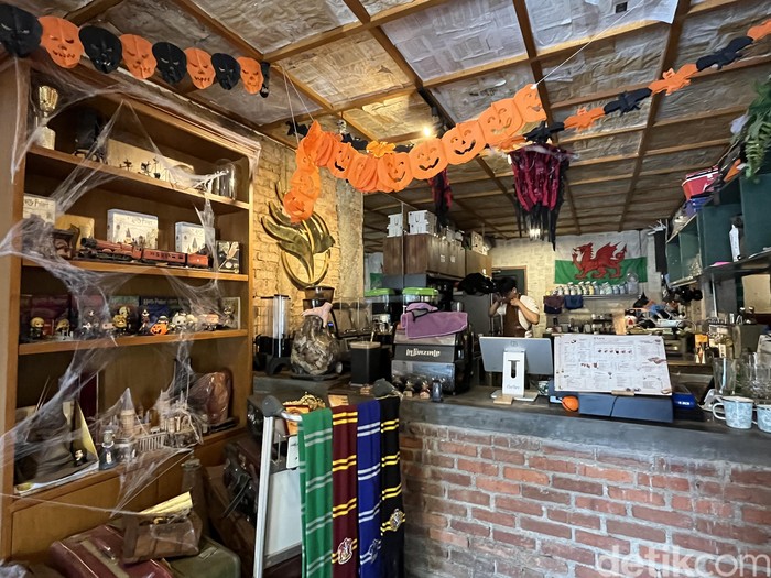 Ekara Coffee di Bandung yang punya nuansa dunia Harry Potter