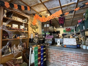 Santai di Kafe Favorit Mahasiswa Bandung Ini Serasa di Dunia Harry Potter!
