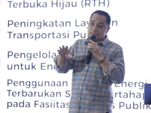 Eri-Armuji Lancar Jawab Semua Pertanyaan dalam Debat Lawan Kotak Kosong