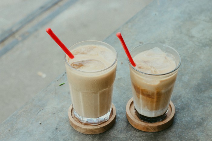 Es kopi susu gula aren Es kopi susu gula aren