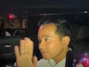 Awas Kaget! Segini Pajak Mobil yang Ditumpangi Gibran saat Pembekalan di Hambalang