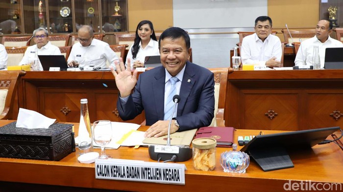Herindra Jalani Uji Kepatutan dan Kelayakan Calon Kepala BIN Muhammad Herindra menjalani uji kepatutan dan kelayakan sebagai Calon Kepala BIN di DPR RI. Herindra akan menggantikan Budi Gunawan.