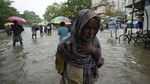 India Terendam Banjir, Sekolah-Kantor Ditutup