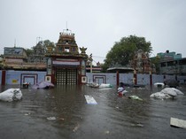 India Terendam Banjir, Sekolah-Kantor Ditutup