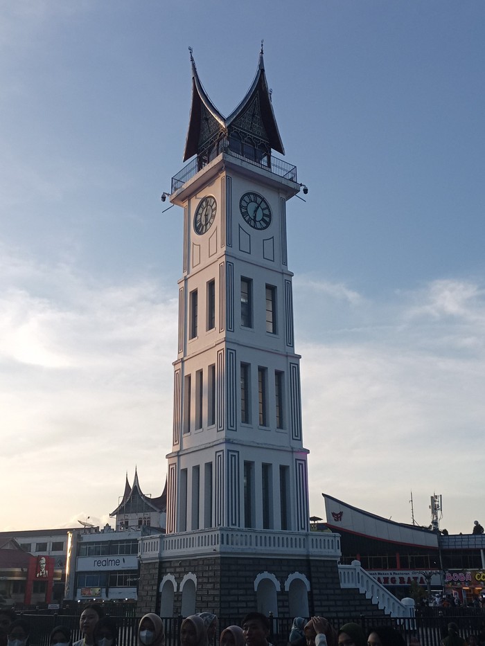 Jam Gadang di Bukittinggi, Sumbar. (AIsyah Lutfi/detikSumut)