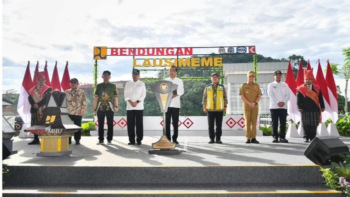 Jokowi saat meresmikan Bendungan Lau Simeme di Deli Serdang, Sumut. (dok. Sekretariat Kabinet)