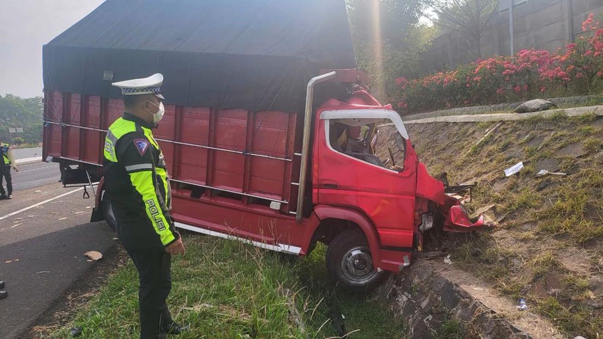 Halusinasi Sopir Truk yang Berujung Tragedi di Tol Cipali Subang