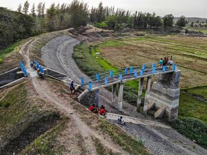 Sudah Lima Bulan Waduk Perning di Nganjuk Mengering