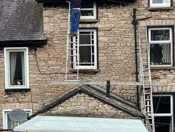 Deretan Momen Menantang Maut, Bahaya Banget dan Jangan Ditiru!