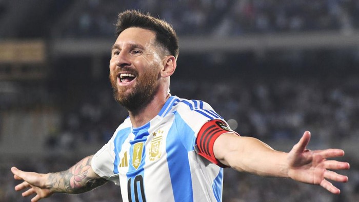 Lionel Messi celebrates his first goal of the night during a match between Argentina and Bolivia at Estadio Mas Monumental Antonio Vespucio Liberti in Buenos Aires, Argentina, on October 15. (Photo by Federico Peretti/NurPhoto via Getty Images)