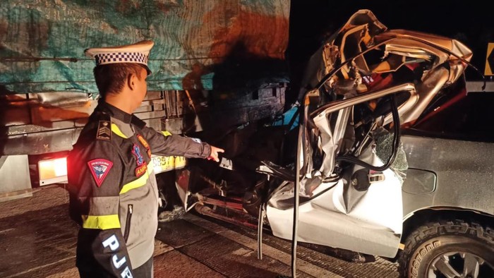 Lokasi laka antara mobil Ford Ranger dengan truk Fuso.  (Dok. Satantas Polres Kampar)