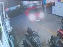 Maling Naik Brio Terekam CCTV Gasak Motor Pegawai Minimarket Mojokerto