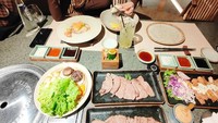 Tak kalah seru ada momennya ketika Nabilla Aprillya mengunjungi restoran shabu-shabu. Ia memesan berbahan jenis daging dan sayuran sebagai pelengkap. Foto: Instagram @bae_biiiiiii
