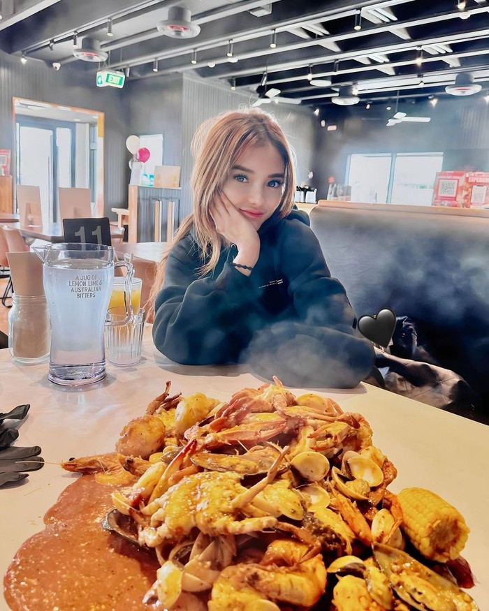 Nabilla Aprillya Nabilla Aprillya