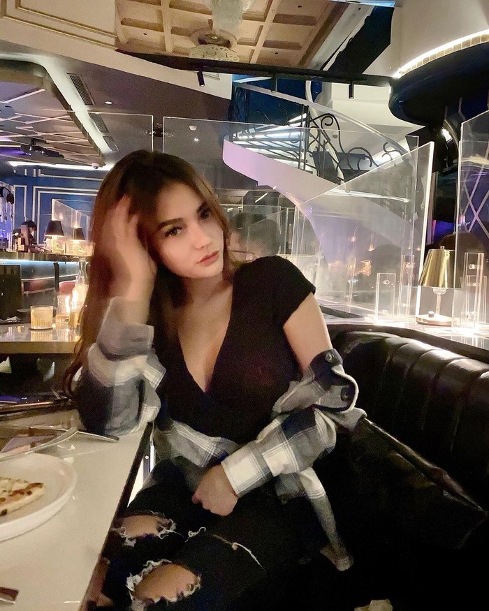 Nabilla Aprillya Nabilla Aprillya