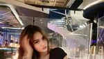 Momen Nabilla Aprillya saat Nikmati Steak dan Cincau Topping Emas