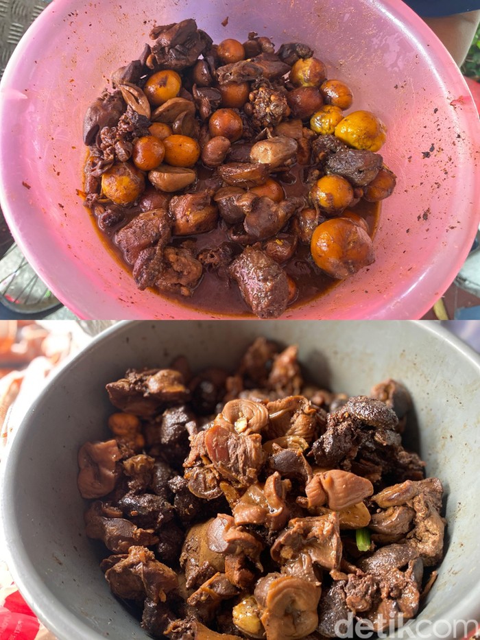 Pangsit H. Batong, racikan mie ayam topping ati ampela dan uritan yang ada sejak 1978