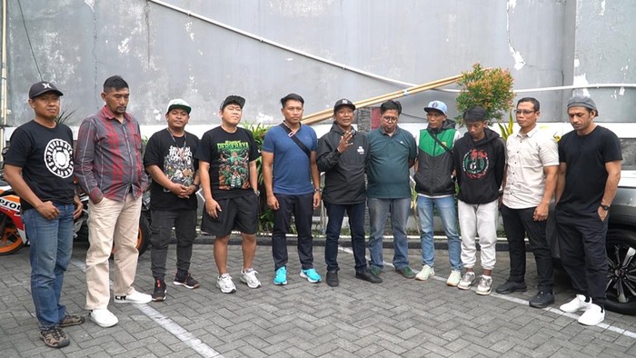 Para Koordinator Bonek mengimbau suporter tak datang away ke Bandung