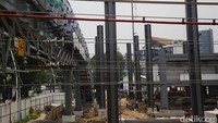 Perluasan Stasiun KA Tanah Abang iniuntuk meningkatkan pelayanan kepada penumpang baik dari sisi kemudahan, kenyamanan maupun aksesibilitas. 