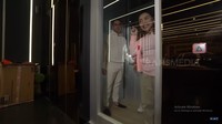 Dari basement ini, terdapat lift yang muat 3-4 orang di dalamnya. Rumah Raffi Ahmad sendiri terdiri dari 4 lantai dan basement.