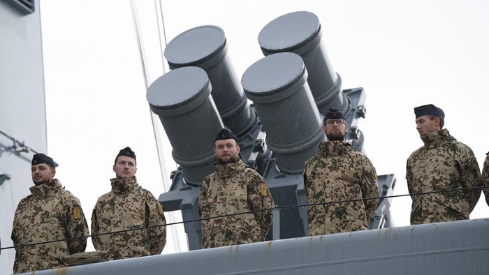 German Navy frigate FGS Baden-Württemberg docking at port Klang in Kuala Lumpur, Tuesday, Oct. 15, 2024. (AP Photo/Vincent Thian)