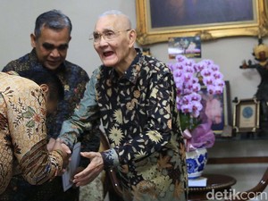 Try Sutrisno Dirawat di RSPAD Sejak 16 Februari Sebelum Wafat