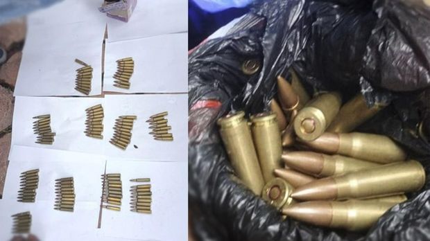 Polisi menyita 104 butir amunisi dari tangan pimpinan KKB Paniai, Jemmy Magai Yogi.