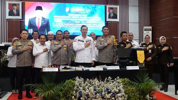 Polres Metro Bekasi membongkar mafia tanah yang hampir merugikan negara  Rp 183 miliar.