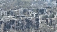 Untuk diketahui, Kota Toretsk, Donetsk terletak di utara Avdiivka, bekas benteng Ukraina yang direbut Rusia pada bulan Februari, dan barat daya Bakhmut, yang jatuh ke tangan pasukan Moskow pada bulan Mei 2023.  