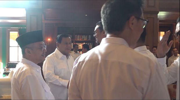 Prabowo Subianto-Gibran Rakabuming Raka melakukan pembekalan terhadap calon menteri, wakil menteri, kepala badan, di Hambalang, Bogor, Jawa Barat, Rabu (16/10/2024).