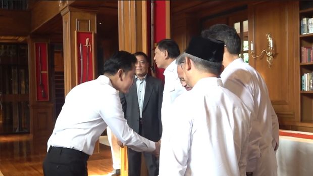 Prabowo Subianto-Gibran Rakabuming Raka melakukan pembekalan terhadap calon menteri, wakil menteri, kepala badan, di Hambalang, Bogor, Jawa Barat, Rabu (16/10/2024).