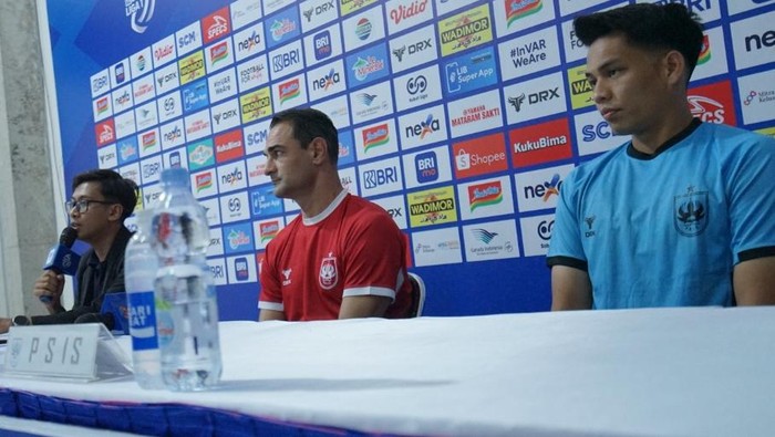 Sesi jumpa pers PSIS Semarang jelang laga melawan Persija Jakarta di Stadion Moch Soebroto, Magelang, Rabu (16/10/2024).