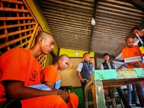 Polisi Rekonstruksi Pembunuhan Anak Sebatang Kara di Sukabumi