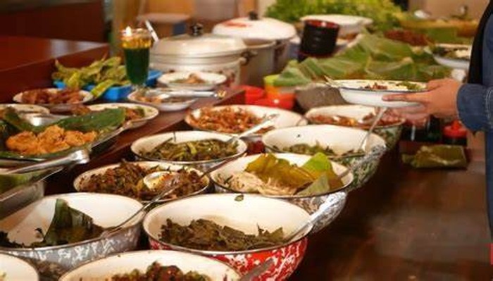 5 Rumah Makan Sunda di Bandung yang Wajib Dikunjungi