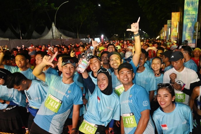 Segarnya Kualitas Le Minerale Bantu Pelari Indorunners Finish Full Maraton