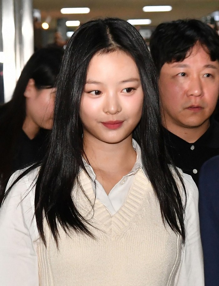 SKOREA-MUSIC-BULLYING New Jeans Hanni arrives to testify at the National Assembly in Seoul on October 15, 2024. Hanni, 20, who is Vietnamese-Australian, has spoken publicly about being bullied in the workplace, saying she overheard a manager linked to her agencys parent company instructing other idols to ignore her. (Photo by KIM Min-Hee / AFP)