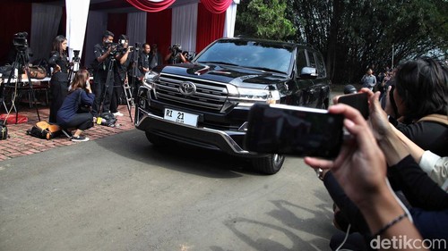 Presiden terpilih Prabowo Subianto menggelar pembekalan bagi calon menteri di Hambalang, Jawa Barat, Rabu (16/10/2024). Begini suasan kediaman Prabowo jelang acara pembekalan.