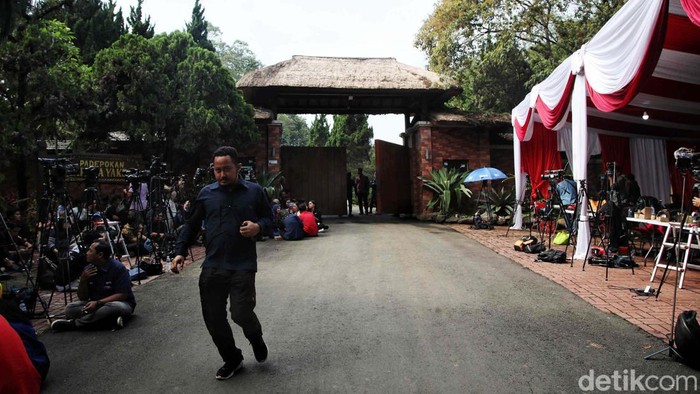 Suasana Kediaman Prabowo di Hambalang Jelang Pembekalan Calon Menteri Presiden terpilih Prabowo Subianto menggelar pembekalan bagi calon menteri di Hambalang, Jawa Barat, Rabu (16/10/2024). Begini suasan kediaman Prabowo jelang acara pembekalan.